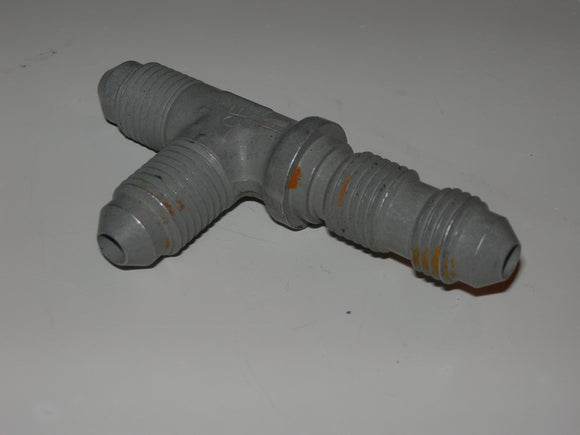 Tee, Bulkhead on Run - Flare/Flare/Flare - 1/4