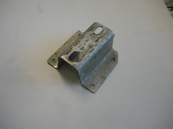 Bracket, Fuel Strainer